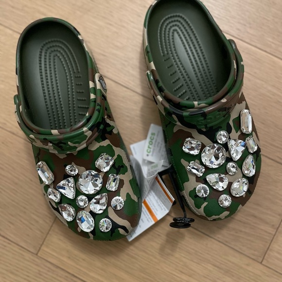 CUSTOM CROCS - Picture 4 of 4